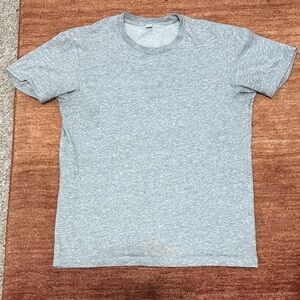 Uniqlo Men’s Light Grey T-shirt Size Small